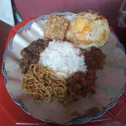 Nasi Campur Telor Ceplok Tempe