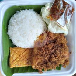 Nasi Tutug   Ayam Rempah (paha Atas)