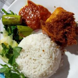 Nasi Lalapan Ayam Tahu