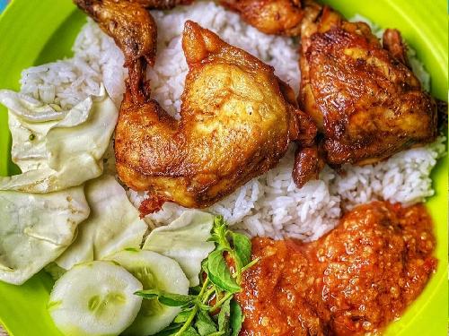 Pecel Lele & Ayam MaAngg, Cipocok Jaya, Kota Serang