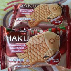 Haku - Strawberry Crispy Choco Monaka