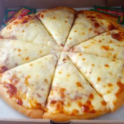 Cheese Pizza Besar Pinggiran Keju