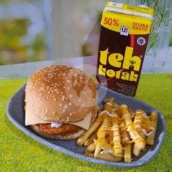 Pahe 1 ( Burger Petties Beef, Kentang Dan Teh Kotak )