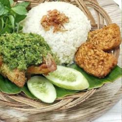 Nasi Ayam   Tempe