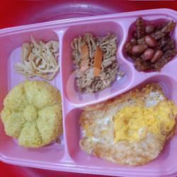 Nasi Kuning Bento Telur Ceplok