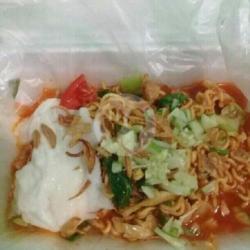 Indomie Goreng Tumis Basah Pedas Sedang   Sayur   Telor Ceplok Rebus