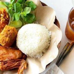 Pecel Ayam   Nasi   Tahu   Tahu   Es Teh Manis