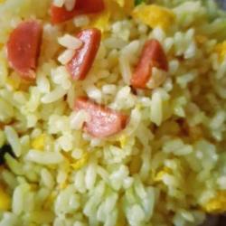 Nasi Goreng Bawang Putih Sosis Telur