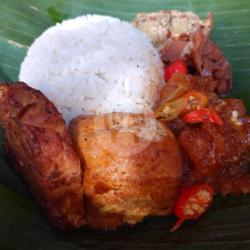 Nasi Gudeg Krecek Tahu Tempe Bacem