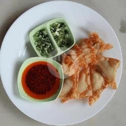 Wonton Ayam Goreng Chilli Oil