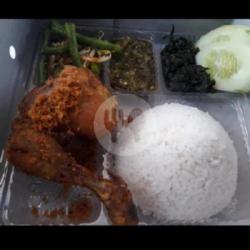 Nasi Kotak Ayam Goreng