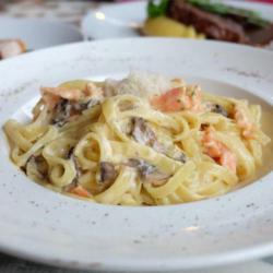 Creamy Smoke Salmon Pasta