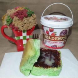 Roti Kuro Panggang Strawberry Goldenfil