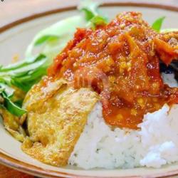 Nasi Lalapan Telur Dadar