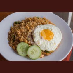 Nasi Goreng Telur Ceplok Ayam Suwir Pedas