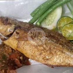 Ikan Selar Goreng Sambal Mentah