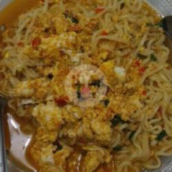 Mie Goreng Indomie Nyemek   Telur Campur