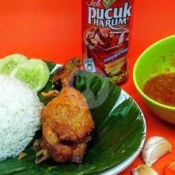 Ayam Bakar Paha  Nasi  Tempe  Sate Usus  Teh Pucuk