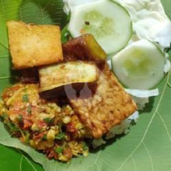 Nasi Penyetan Tempe Sambel  Ureg Kemangi Tempe Remuk