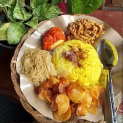 Nasi Kuning, Bihun ,telor Balado,orek Tempe,kentang Mustofa