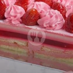 Strawberry Yoghurt Puding Cake