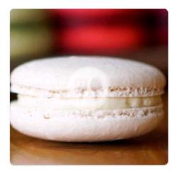 White Chocolate Macaron