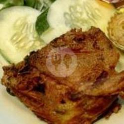 Bebek Paha Goreng Serundeng