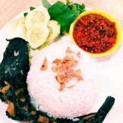 ‌nasi Uduk Lele Kremes