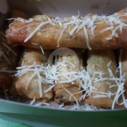 Camilan Pisang Coklat Roll Topping Keju