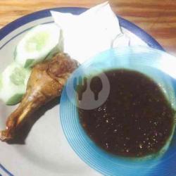 Bebek Paha Bawah   Sambal Hitam Khas Madura