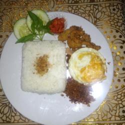 Nasi   Kulit   Telur Dadar / Ceplok   Serundeng   Sambal