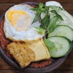 Sego Sambel Telur Ceplok