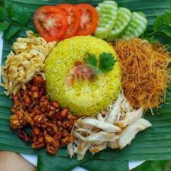 Nasi Kuning Ayam Crispy