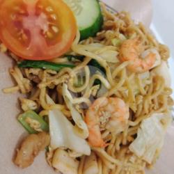 Seafood Fried Noodle (mie Goreng Seafood)