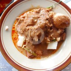 Lontong Pical Padang Telor Utuh