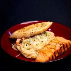 Creamy Salmon Pasta