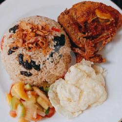 Nasi Kebuli Daging Ayam Rempah