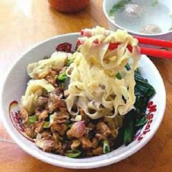 Bakmie Lebar Pangsit