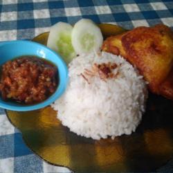 Nasi Ayam Goreng Ekonomis   Es Teh