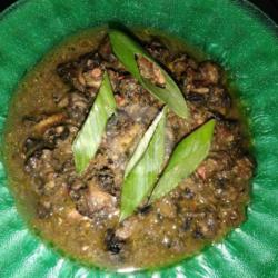 Rica-rica Keong Mbak Tini