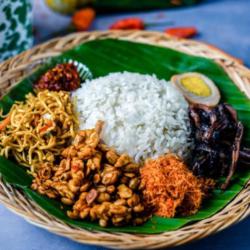 Nasi Jinggo Cumi