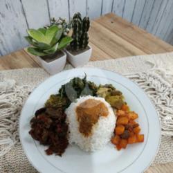 Nasi Padang Pakai Paru Goreng