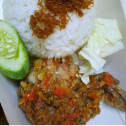 Nasi Ayam Penyet Sayap Free Es Teh Manis