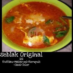 Seblak Original, Kwitiau Makaroni Kerupuk Sawi Telor,