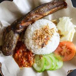 Lele Goreng Sambal Matang/mentah   Nasi