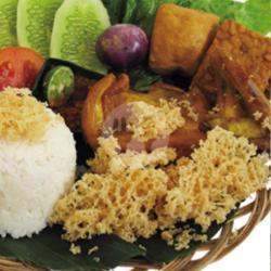 Nasi Kremes Ayam Goreng/bakar