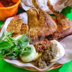 Lauk Bebek Goreng Kremes