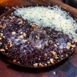 Wisman Blackforest Keju Kacang Coklat Wijen Susu