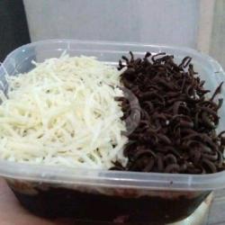 Brownies Lumer Toping Coklat Lumer Kacang Keju Parut