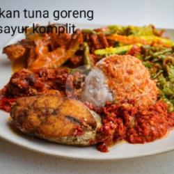 Nasi Ikan Tuna Goreng  Telor Dadar